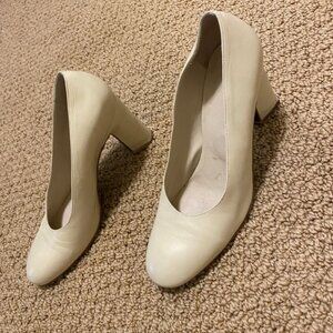 Vintage Cream Jill Sanders Heels